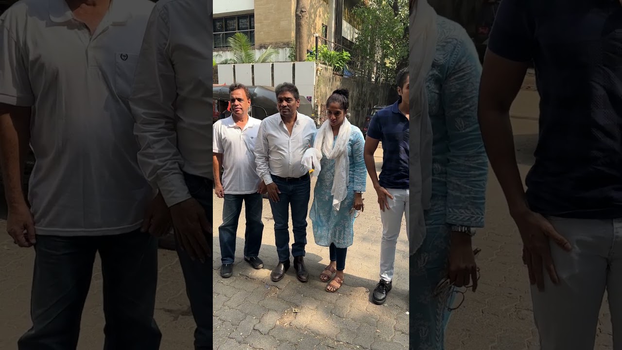 Exclusive | Johny lever with family at Junior mehmood’s funeral | Junior mehmood’s funeral  