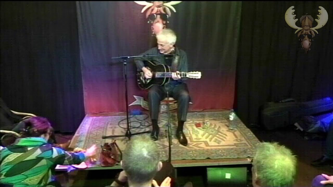 Doug Macleod- Vanetta - live at Bluesmoose Radio bekijken op YouTube Doug Macleod- Vanetta - live at Bluesmoose Radio bekijken op YouTube