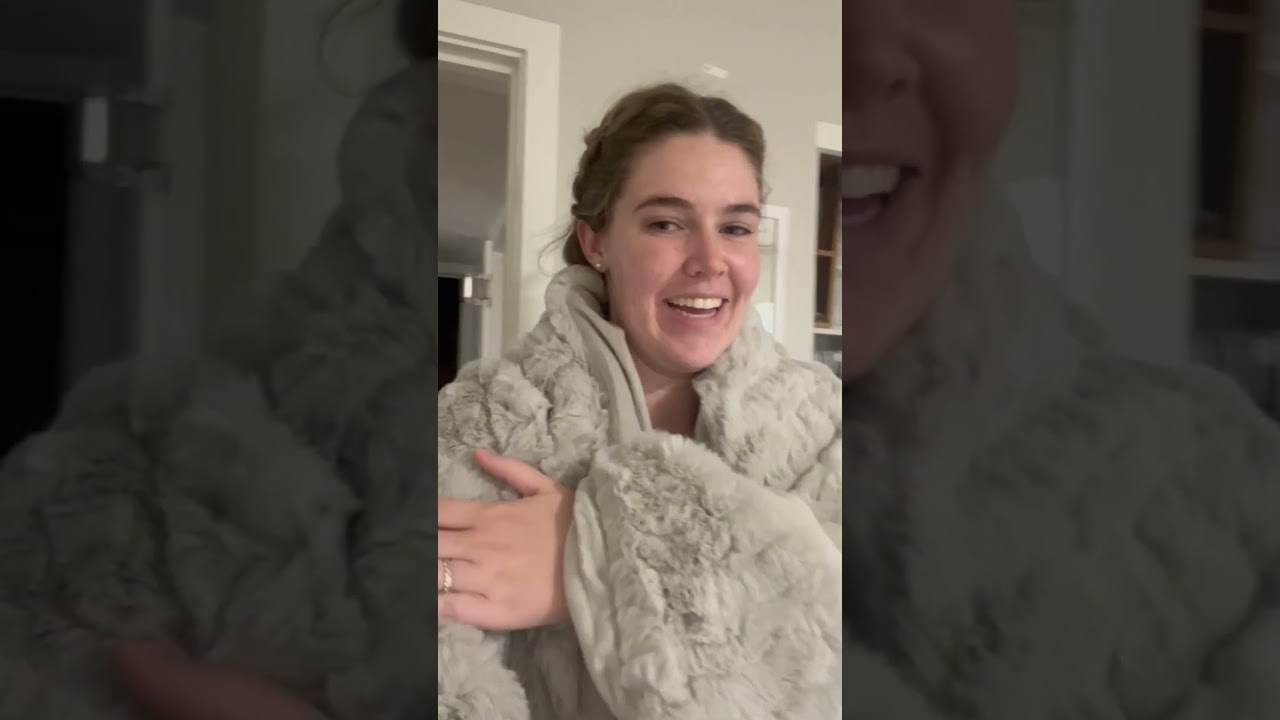 UGG 25518 Amanda Extra Long Cozy Faux Fur Throw Blanket Review