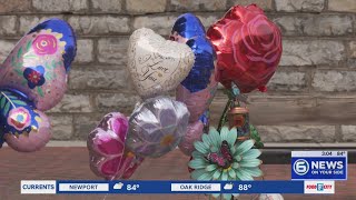 Flowers left by fans at Dolly Parton statue donated to Random Acts of Flowers