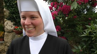 Sr. Pauline gibt Zeugnis über ihren Weg ins Kloster der Auerbacher Schulschwestern