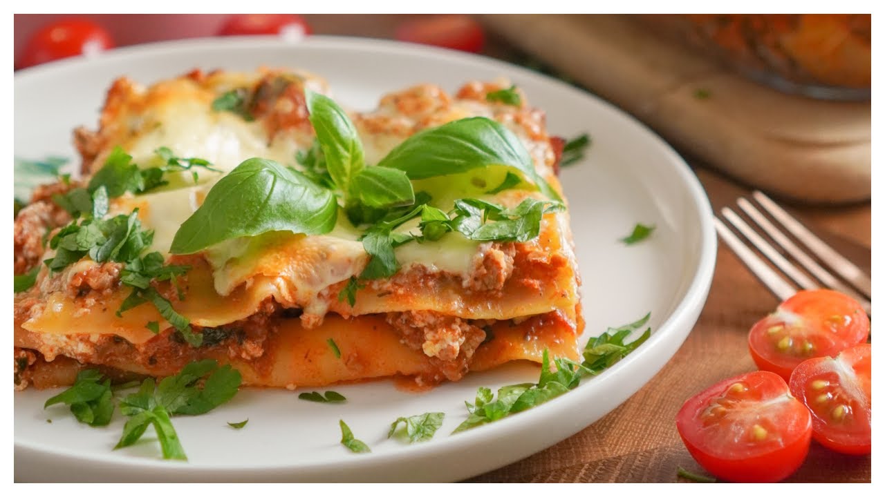 How to Make Delicious VEGAN LASAGNA at Home + Creamy Bechamel Sauce ...