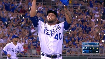 CLE@KC: Royals turn inning-ending double play