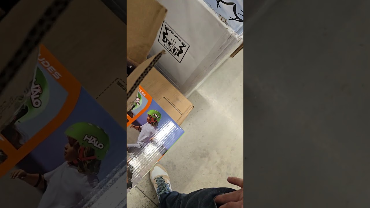 M2 Machines unboxing FOUND THE CHASE 1 of 750 Diorama. 