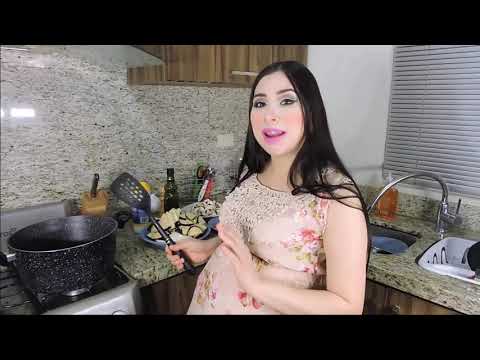 Video: Cómo Cocinar Champiñones Con Berenjena