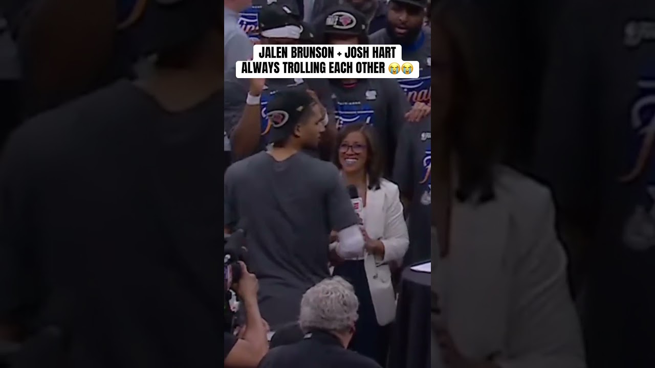 Brunson just HAD to take a swipe at Hart when he was called up to the mic 😂