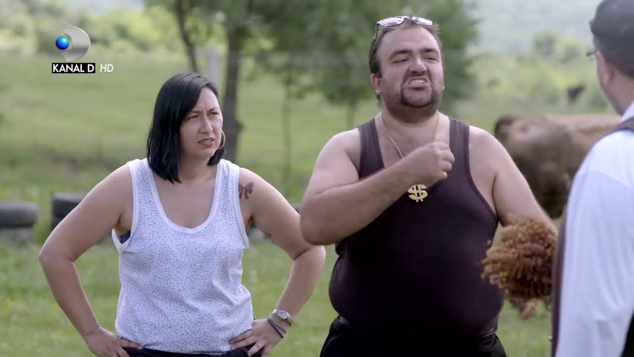 ⁣Moldovenii - Preotul si dascalul au ajuns de rasul satului! Cutitarul i-a...