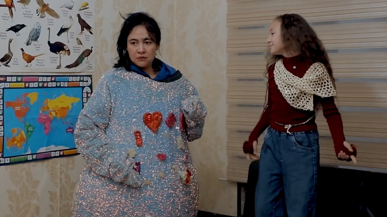 😢 Бева аёл қисмати: болаларимни боқиш учун масхарабоз бўлдим…| Bir kam dunyo