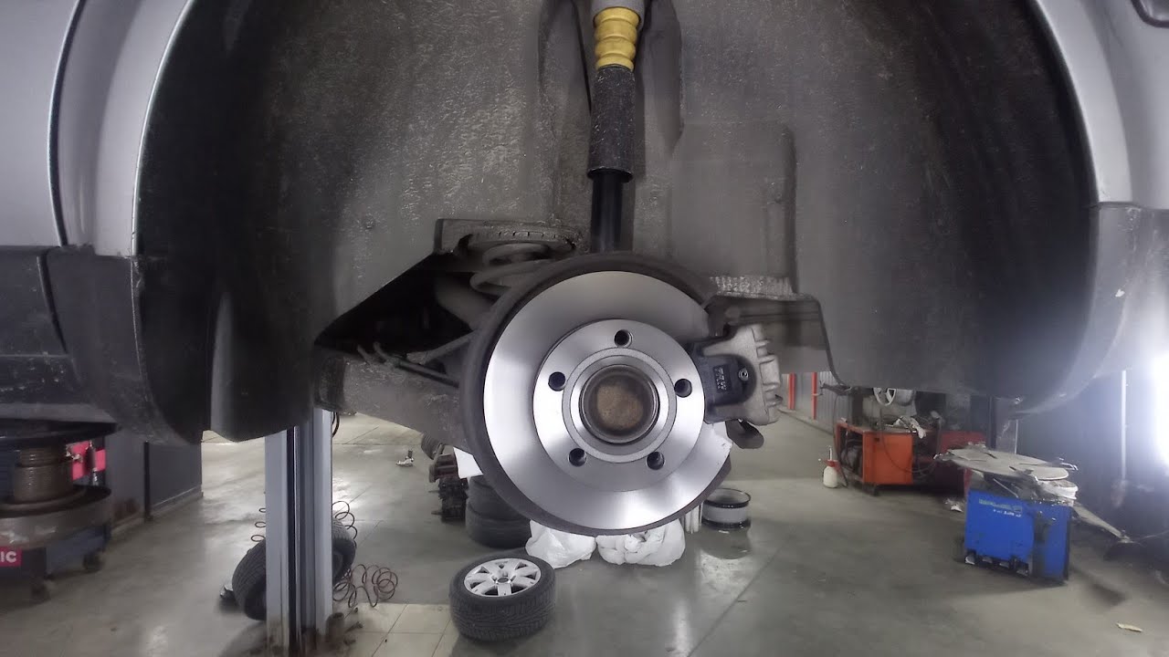Как правильно обкатать новые тормозные диски и колодки - YouTube