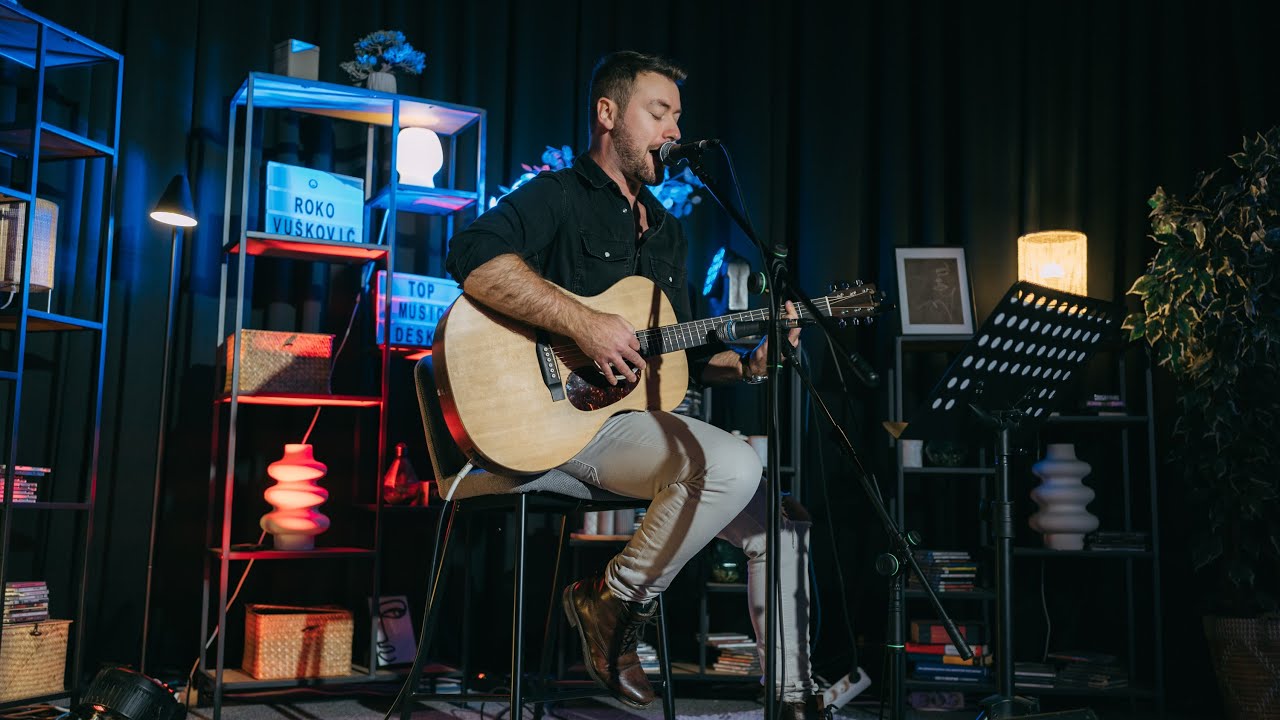 Roko Vušković - Nema sile te (live @ TOP MUSIC DESK) - YouTube