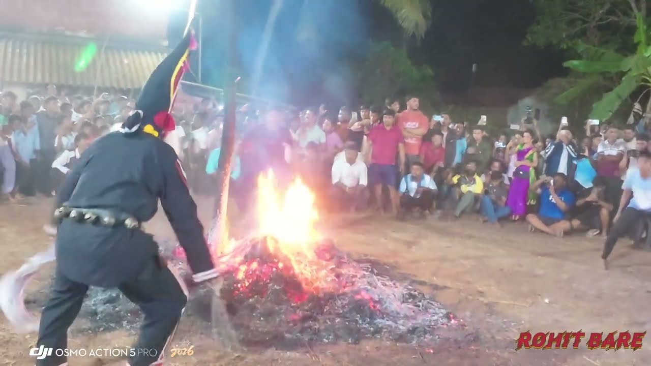कोकणातील अनोखी परंपरा 🔥 आगीवर धावणारा मानाचा संकासुर | अडूर गावचा थरारक शिमगा उत्सव/rohitbare /kokan