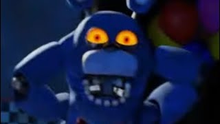 Bonnie teaches Freddy how to use the Spawn Menu while Foxy is having an panic attack in GM_Construct