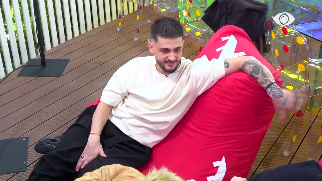 “Fjalët e mia kanë shumë peshë...”/ Gimbo i këndon Selin, banorët bisedojnë për Mateon dhe Brikenën