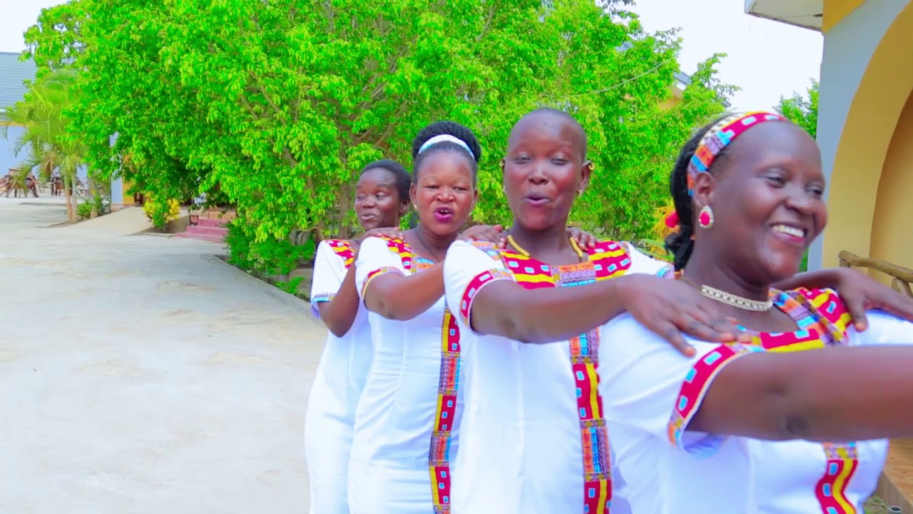 UE TUMBA TUMBA KU by Sr  MARIA TEREZA CHOIR ADJUMANI