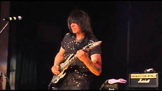 Hands Without Shadows by Michael Angelo Batio