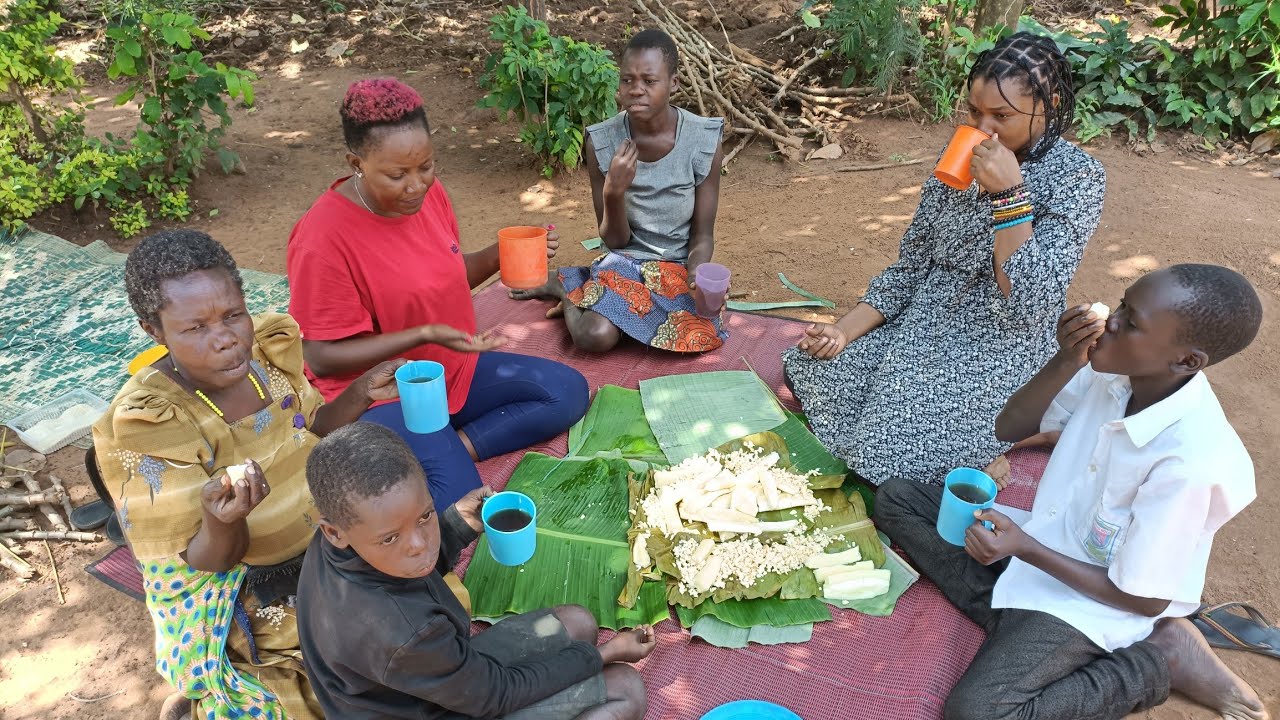 Village life in Uganda/ cooking delicious breakfast/ another project