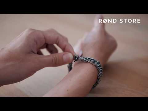 How to easily put on a bracelet by yourself