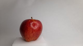 Что можно увидеть в красном яблоке под микроскопом?!