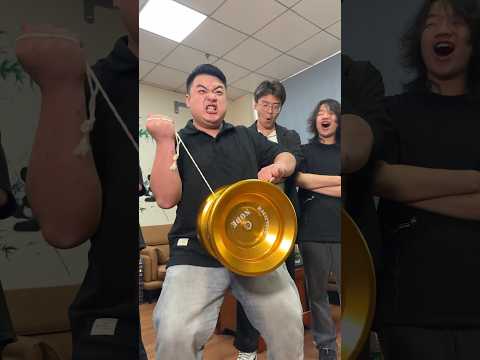 Can I do the easiest trick with world’s biggest yoyo?😎#magicyoyo #yoyo #tricks #yoyotricks #fypシ