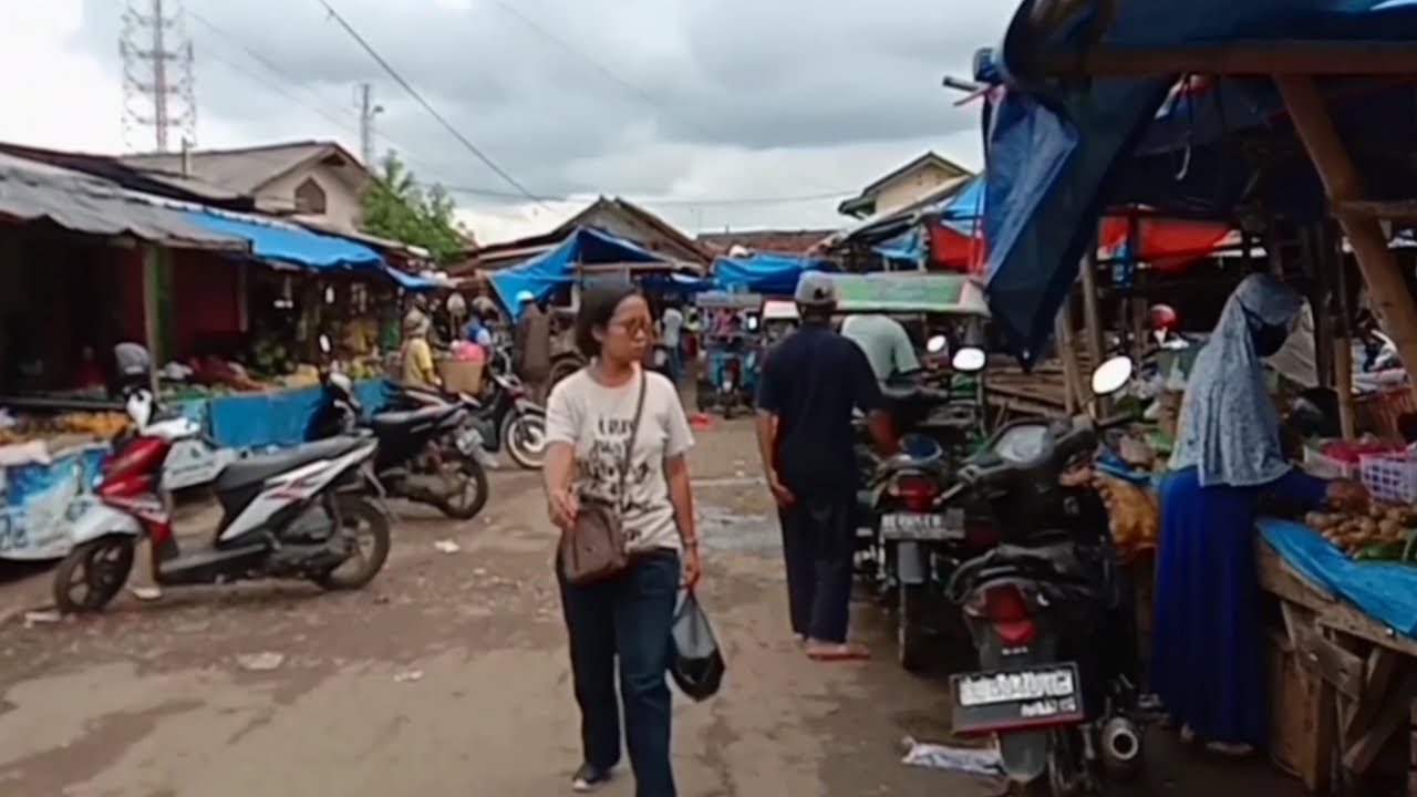 Suasana Pasar Gedong Tataan Pesawaran.