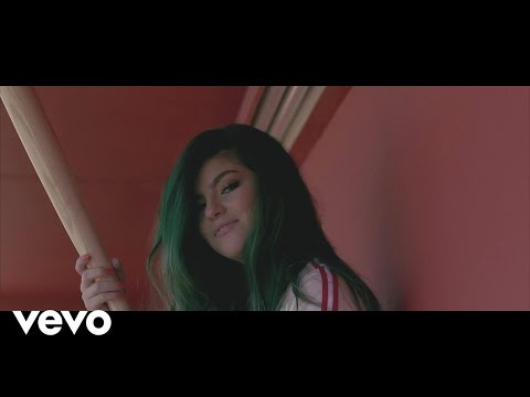 Phoebe Ryan - Boyz n Poizn (Video)