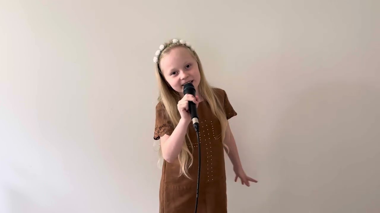 Emilia Wijas - Kolorowy Wiatr  /„Międzynarodowy Festiwal Piosenkarzy im. H. Morysa i A. Litwina”