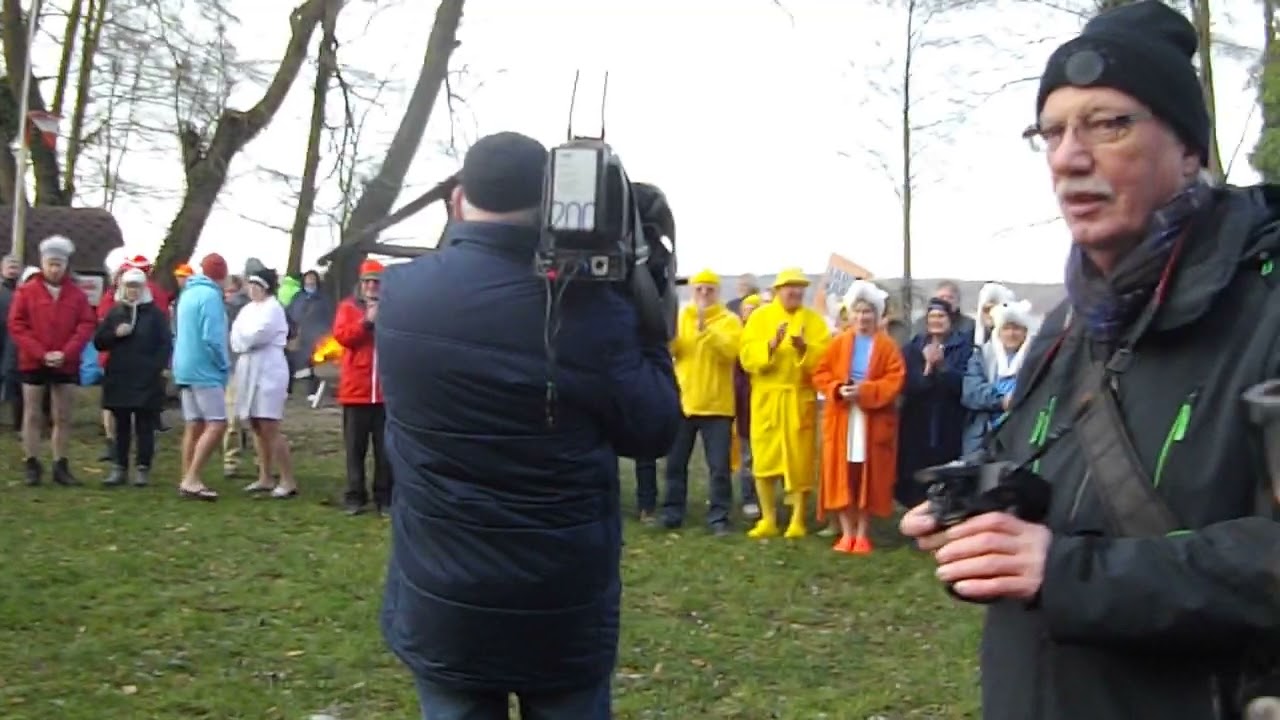 Christine Meyer aus Arendsee wird als "Urmutter aller Eisbader" geehrt.