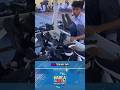Niat Baik Siswa Ini Malah Bikin Semua Temannya Sibuk Cari Sepatu!