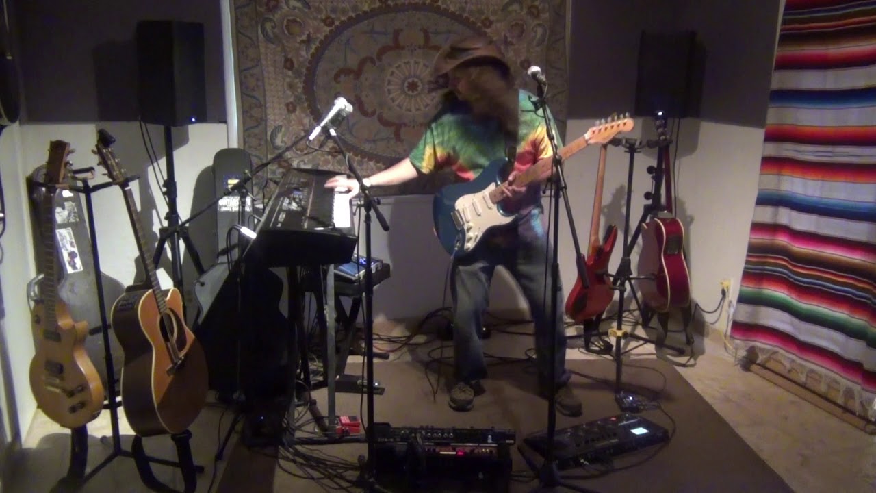 Jason "Gordo" Gordon live looping video