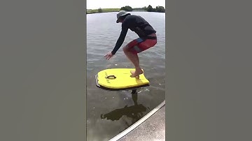 First attempt at dock starting the hydrofoil 22 December 2022 #hydrofoiling