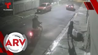 Sicarios en moto asesinan a sangre fría a un hombre frente a su casa | Al Rojo Vivo | Telemundo