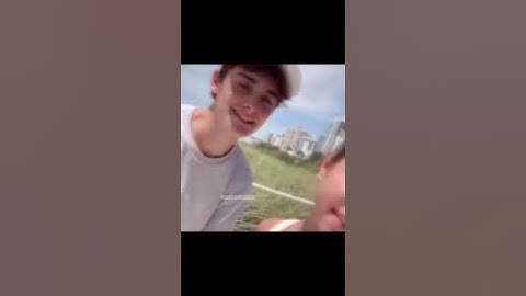 stranger things | Noah Schnapp | Finn Wolfhard | Will Byers | Mike Wheeler