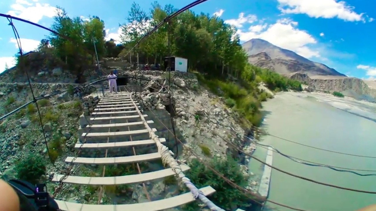 11 Mins Walking On Bridge Of Death Hussaini Suspension Bridge Try At Your Own Risk 360 Vr 4k Youtube