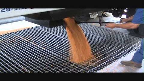 Bourbon Trailers demo - loading & unloading corn at Husker Harvest Days 2013