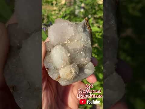 Vídeo: Què significa Druzy quartz?