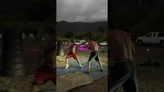 Paul Spadafora teaching the kids @Straydogboxing #boxing #fighter #hawaii #boxingtraining