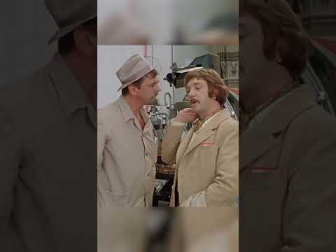 - А фамилия Ваша как? - Я артист бoльших и малых академических театрoв!