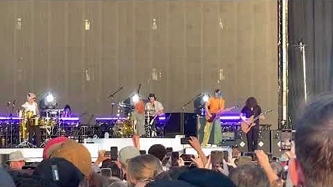 Paramore - Ain’t It Fun (Live)