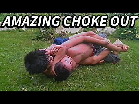 AMAZING CHOKE OUT ! KIDS GRAPPLING #fight #fightforfun #fighting #train #training #fightingkids