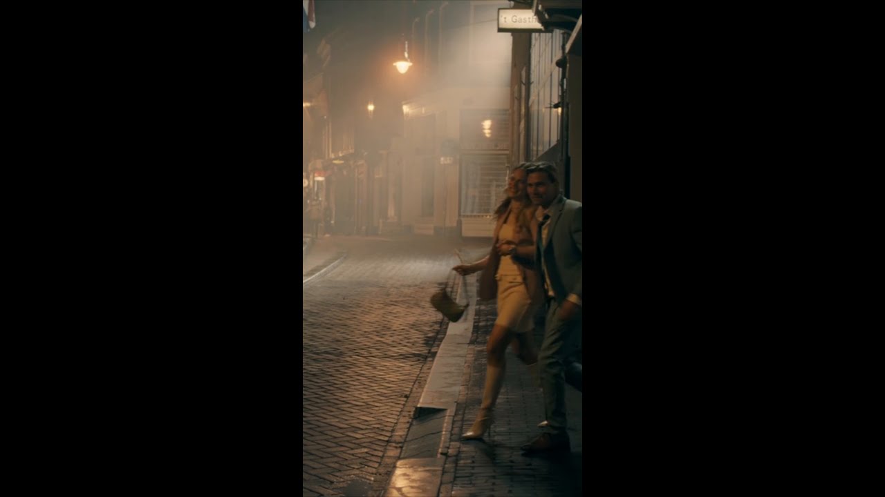 Biro rijdt zo de Amsterdamse grachten in 😳 #Amsterdamned