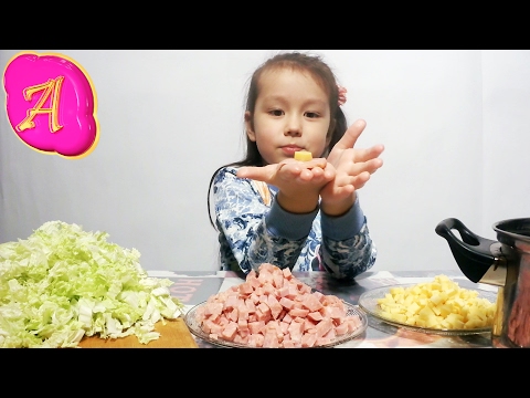 Ну очень вкусный салат из пекинской капусты готовит Леди Настя Well very tasty salad of Chinese cabb