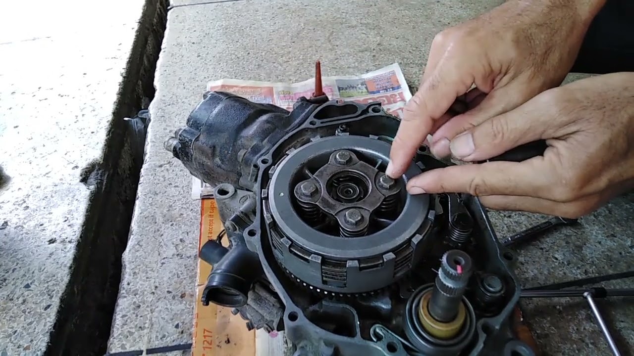 ถอด​ ประกอบคลัทช์สาย​ แบบกลไกดันเข้า​ HONDA BEAT110 นำไปใช้กับรุ่นอื่นของ​ HONDA​ ได้อีกด้วยนะครับ