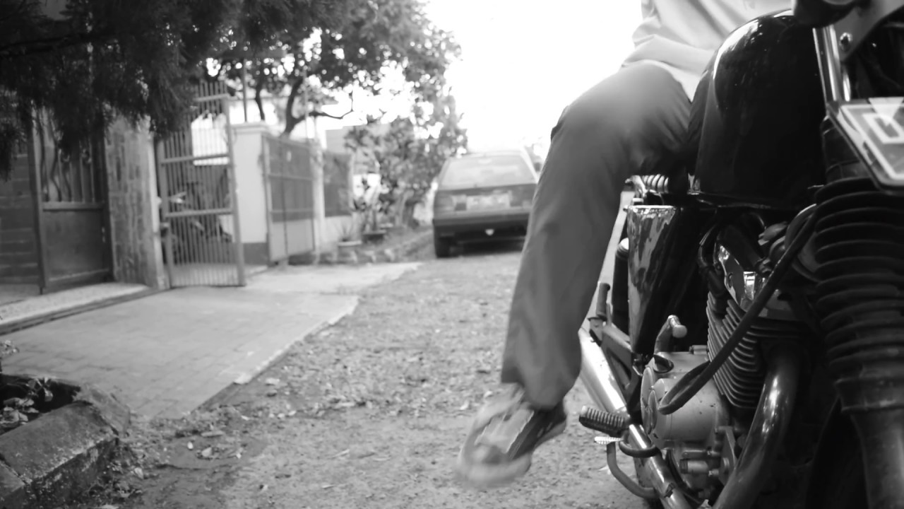 [Ngapidio] Dia Adalah Dilanku Tahun 1990 (Very Very Short Clip)