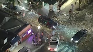 The streets of newport beach in orange county were flooded after
national weather service issued warnings about high surf and possible
flooding. details ...