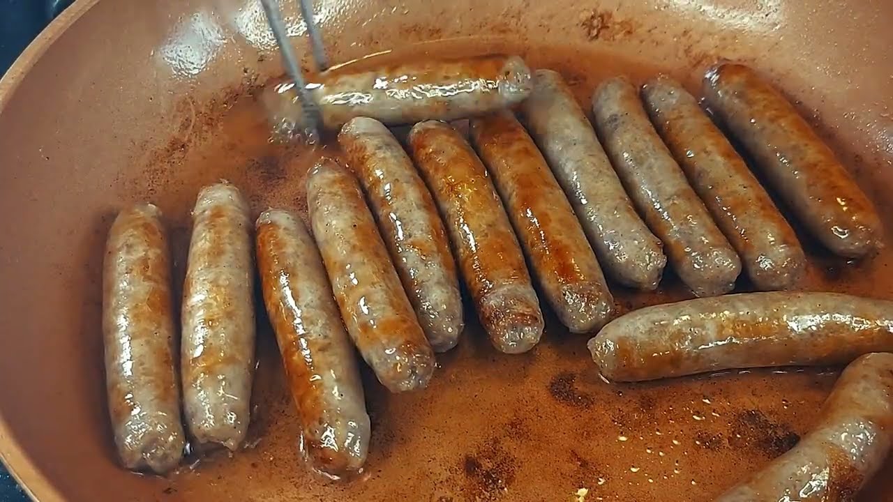 Как приготовить колбаски на завтрак — быстро и легко