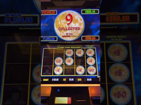 My friend got me into a bonus! #slot #slotscasinogames #casino #slotmachine #jackpot #bigwin #vegas