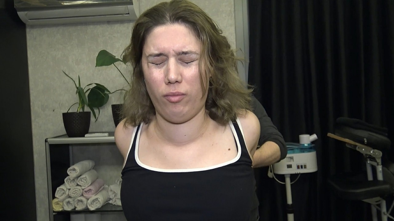 SHE SLEPT VERY DEEPLY & CRACKS & ASMR head,face,ear,chest,armpit,foot,leg,belly,back,waist massage