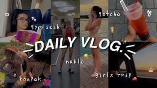 VLOG: girls trip, bazén, gym, náklo, gotcha, výkleky // juliet deer ft. Terezka