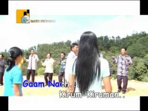 7.  Muari Upang - Joget Mongalu-Kalu