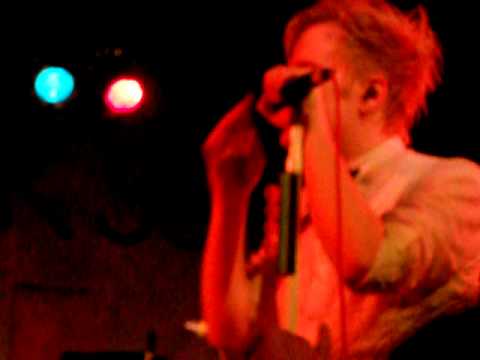 Patrick Stump 8-13-11 at The Met, Pawtucket, RI singing Michael Jackson off the cuff